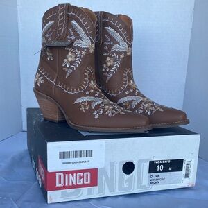 Dingo Women's Tan Embroidered Ankle Boots